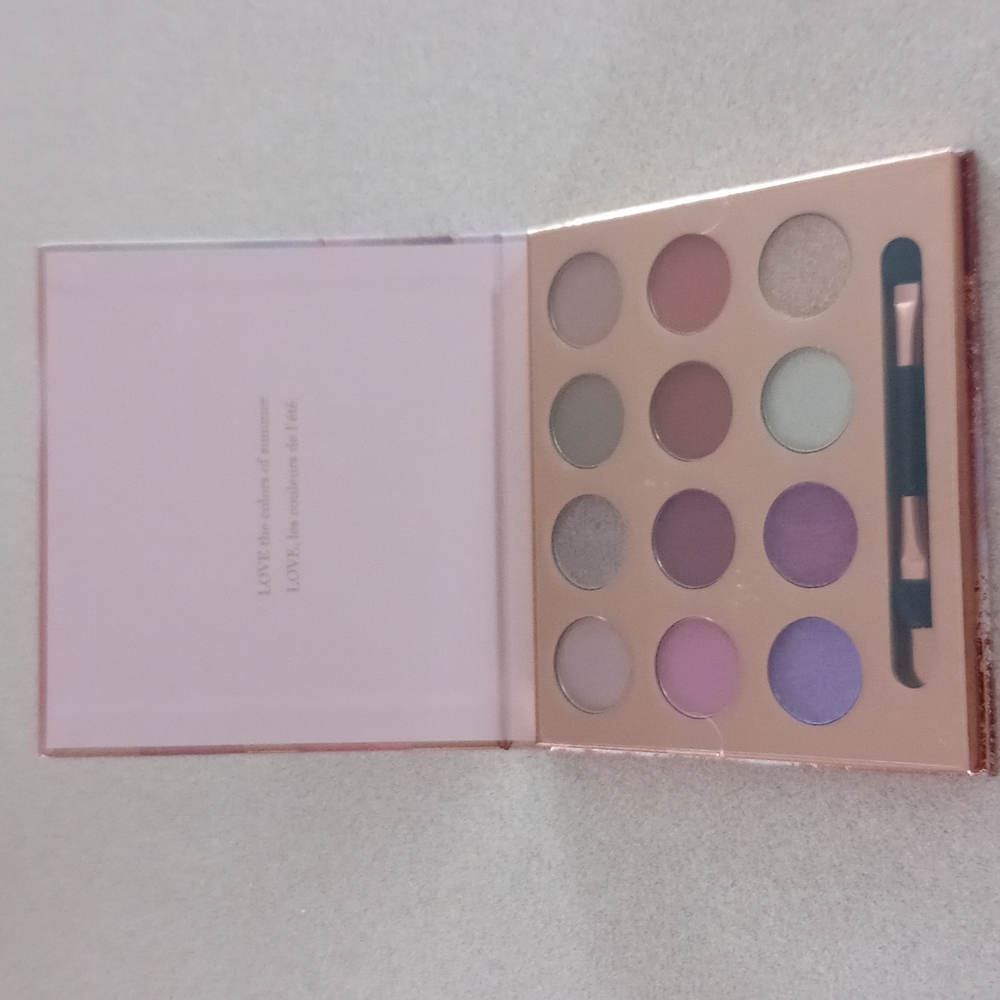 NEW | FMG Love Eyeshadow Palette